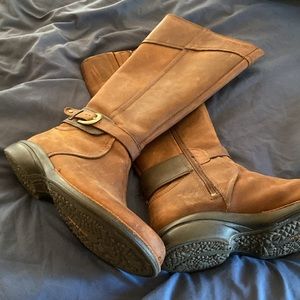 Merrell Captiva boots never worn size 9